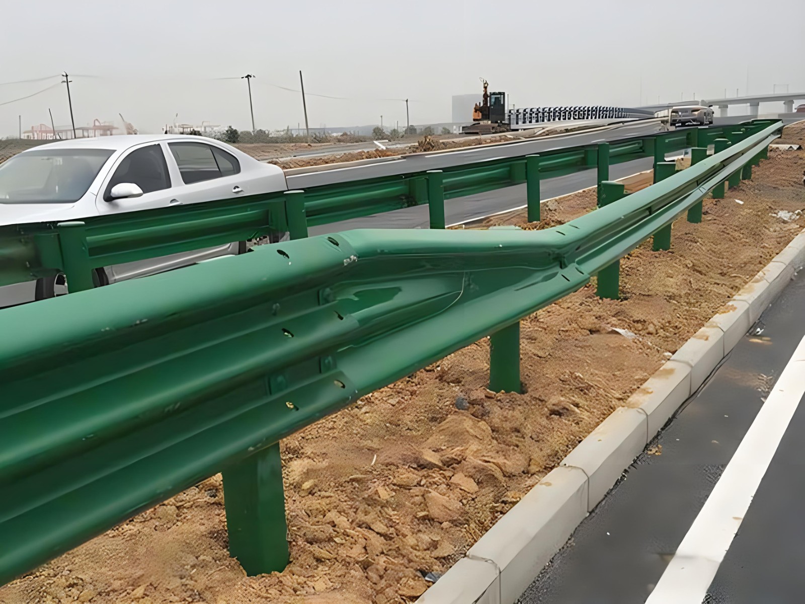 许昌高速波形护栏板日常维护方案确保道路安全新举措