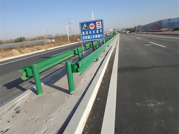 许昌公路护栏守护安全横跨多个行业的应用
